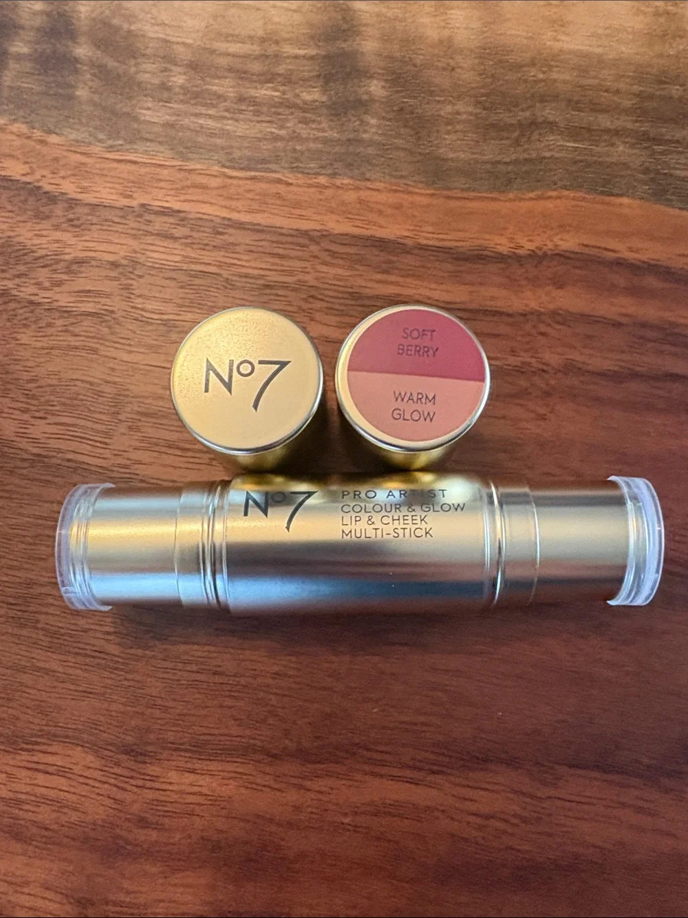 NWT Sealed No7 Pro Artist Bundle - Full Size Lip Shine & Color & Glow